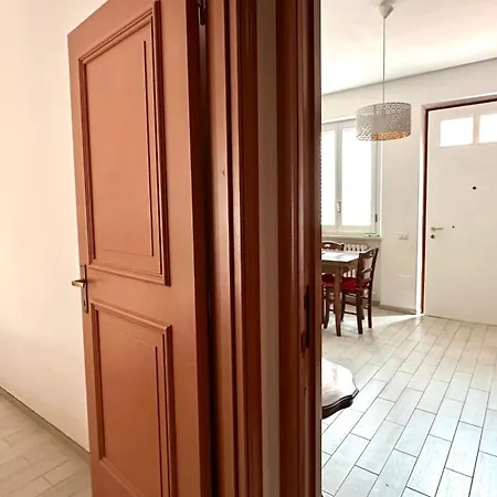 N080 - Numana, Bilocale Con Terrazzo In Centro *