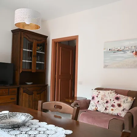 N080 - Numana, Bilocale Con Terrazzo In Centro