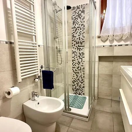 N080 - Numana, Bilocale Con Terrazzo In Centro